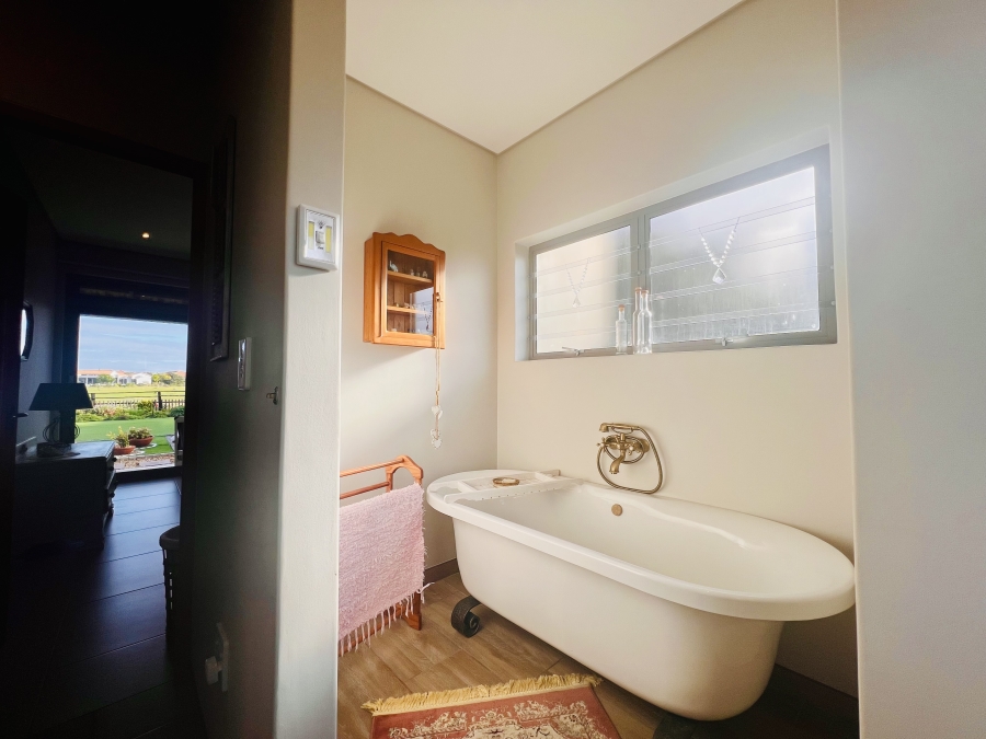 4 Bedroom Property for Sale in Langebaan Country Estate Western Cape
